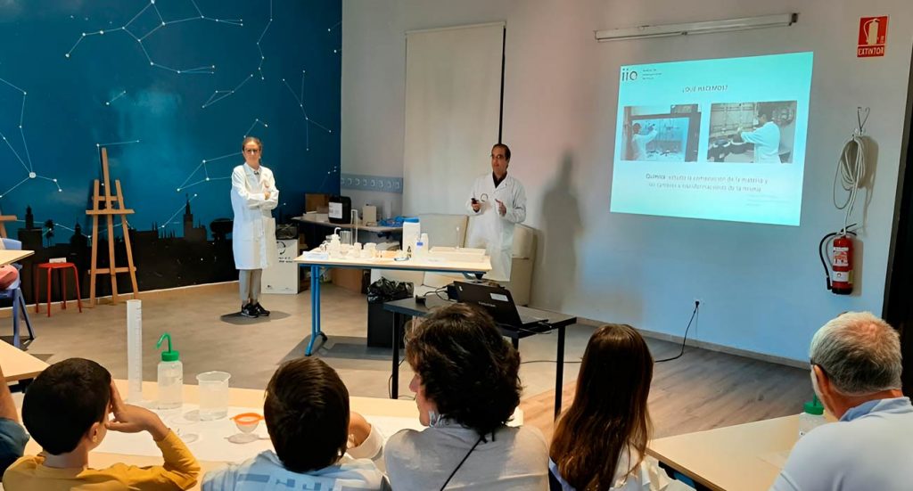 Químico por un día, un taller de la Casa de la Ciencia para todas las edades | Sevilla Senior