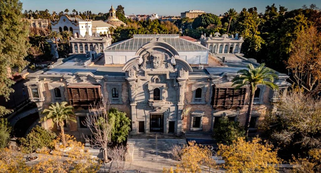 Fachada del Pabellón de Perú en la Casa de la Ciencia de Sevilla, edificio histórico de la Exposición Iberoamericana de 1929 | Sevilla Senior